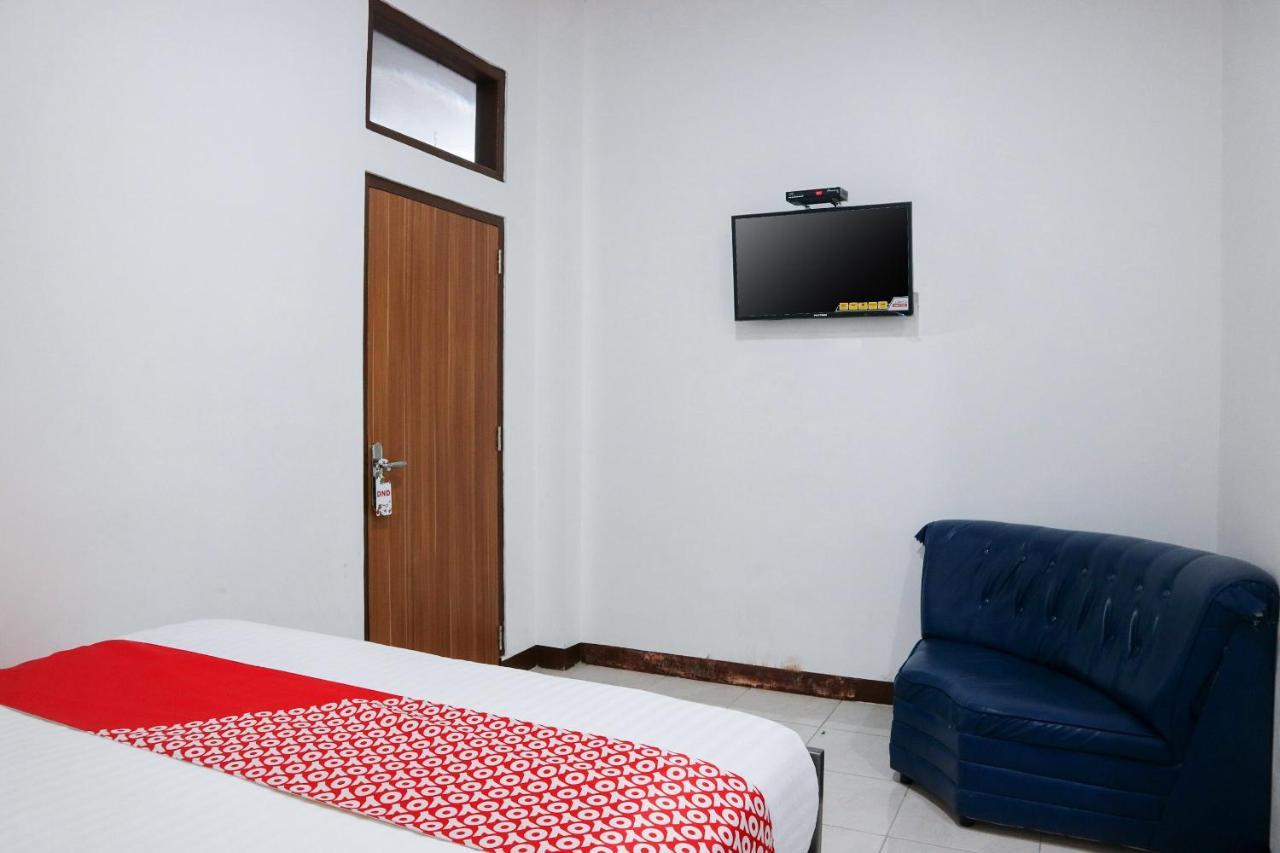 Oyo 1306 Cendrawasih Homestay Padang  Luaran gambar